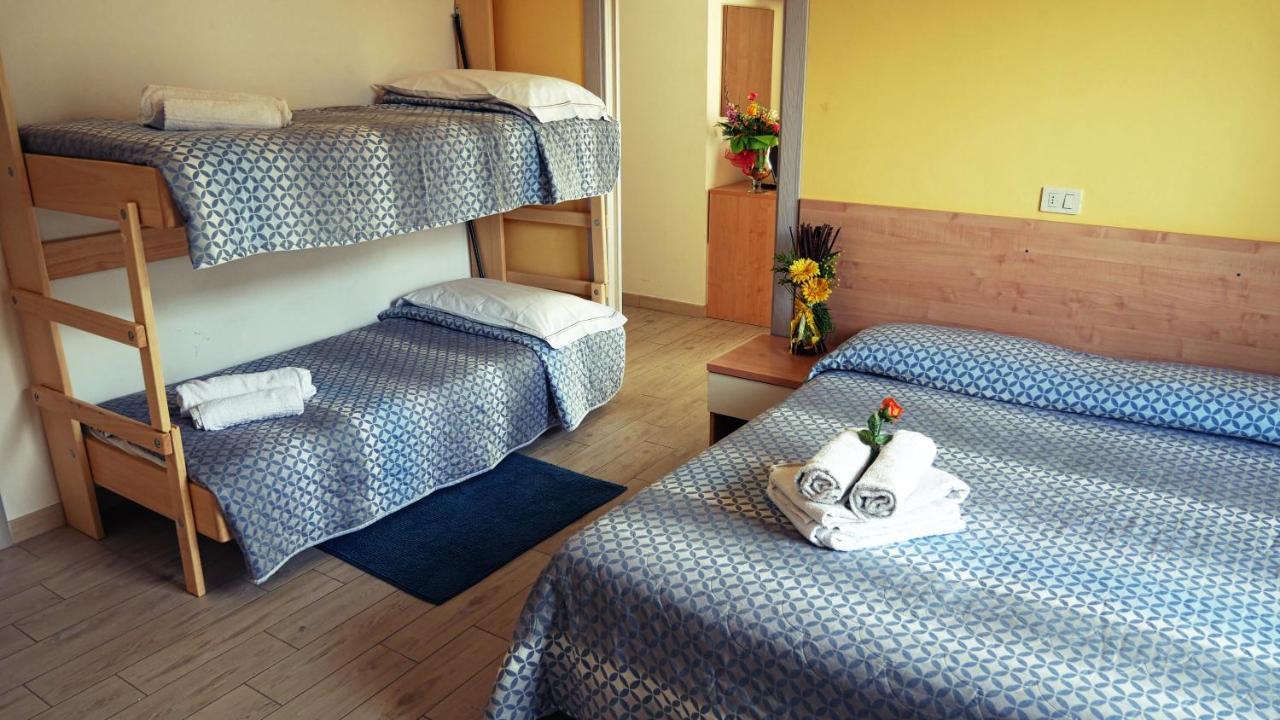 Hotel Frida リミニ エクステリア 写真