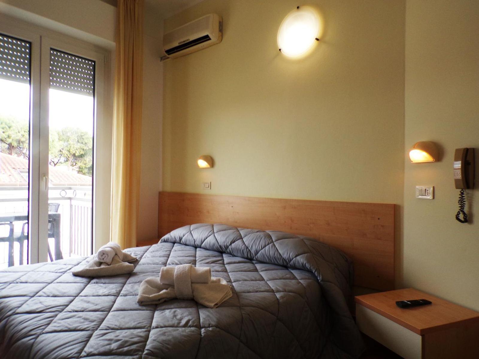 Hotel Frida リミニ エクステリア 写真